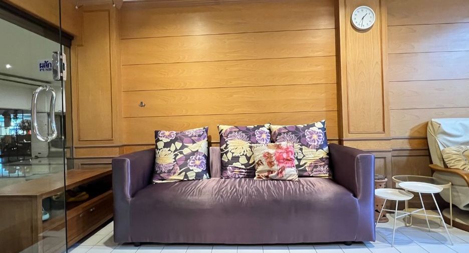 For rent 3 bedrooms townhouse in Mueang Chiang Mai, Chiang Mai