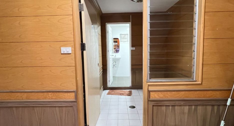 For rent 3 bedrooms townhouse in Mueang Chiang Mai, Chiang Mai