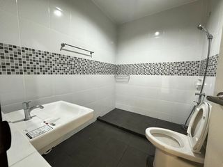 出售 3 卧室 联排别墅 在 Sai Noi, Nonthaburi