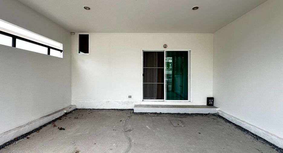 Reihenhaus zum Kauf mit 3 Zimmer in Sai Noi, Nonthaburi