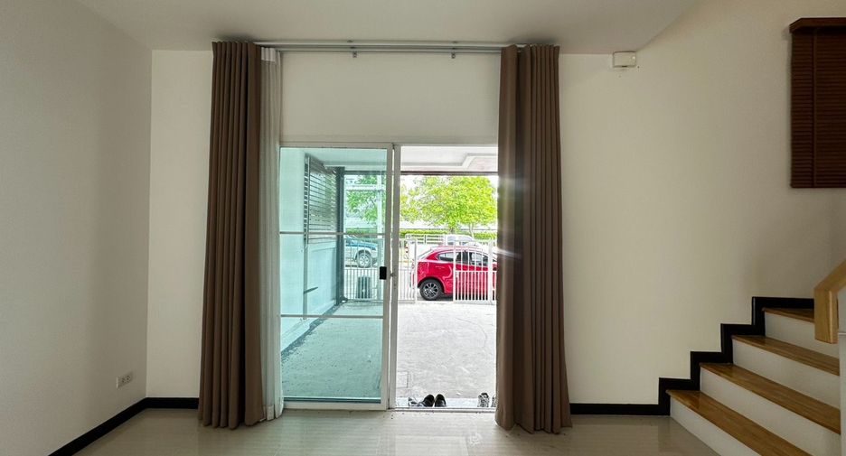 Reihenhaus zum Kauf mit 3 Zimmer in Sai Noi, Nonthaburi