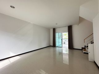 出售 3 卧室 联排别墅 在 Sai Noi, Nonthaburi