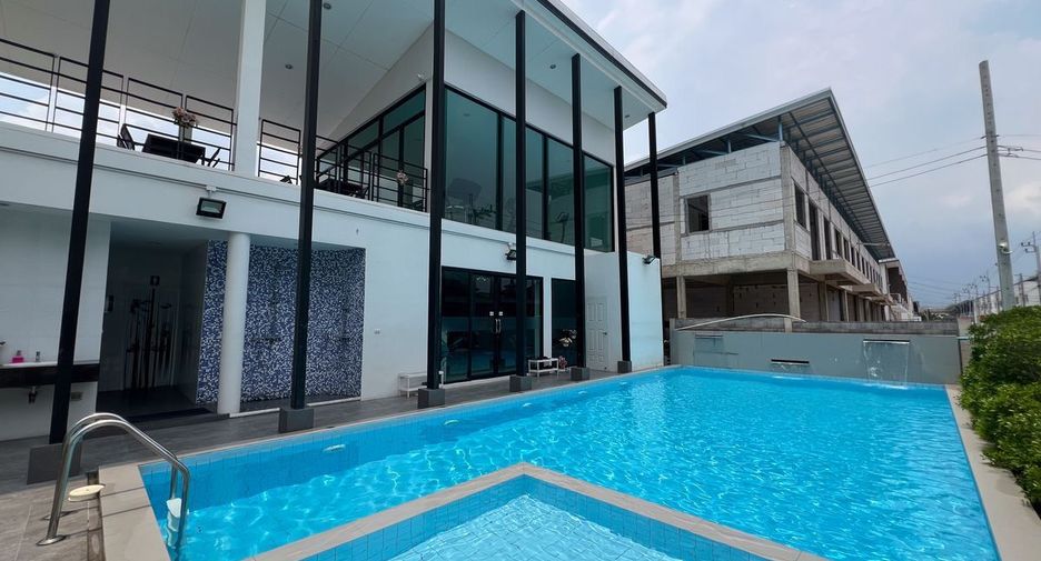 Reihenhaus zum Kauf mit 3 Zimmer in Sai Noi, Nonthaburi