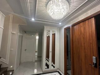 Casa en alquiler de 4 habitaciones en Saphan Sung, Bangkok