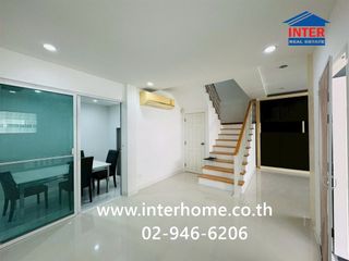 À vendre 4 chambres maison de ville à Suan Luang, Bangkok