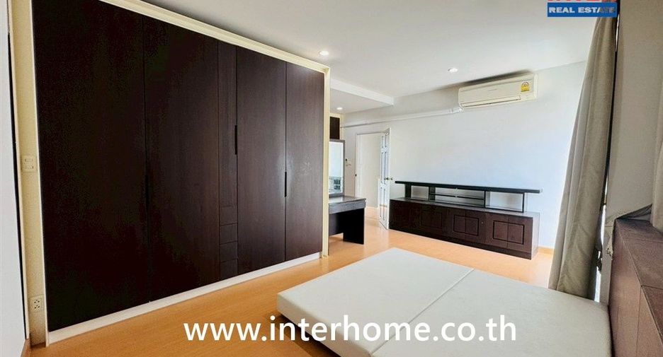 À vendre 4 chambres maison de ville à Suan Luang, Bangkok