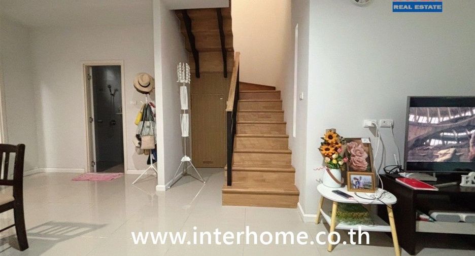 Продажа 3 спальни таунхаус в Mueang Pathum Thani, Патумтани
