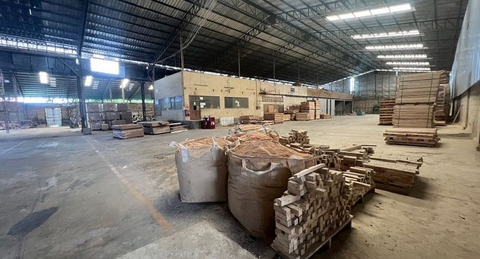 À louer 4 chambres entrepôt à Klaeng, Rayong