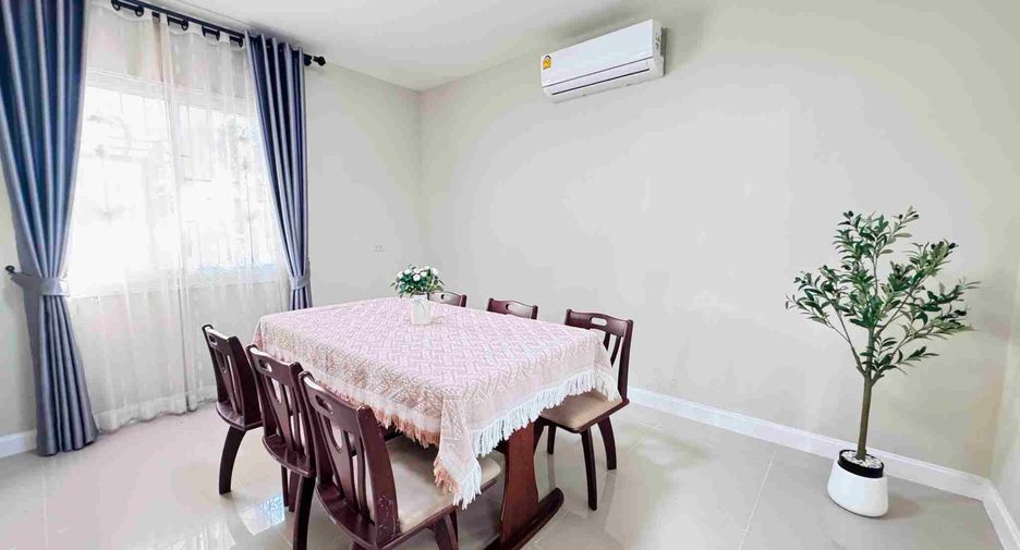 For rent 4 bedrooms house in Saraphi, Chiang Mai