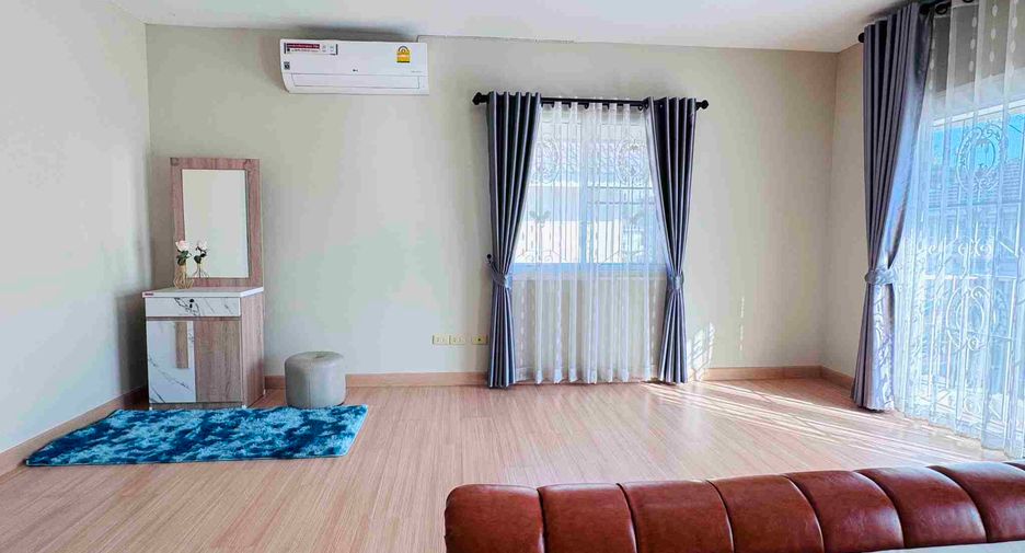 For rent 4 bedrooms house in Saraphi, Chiang Mai