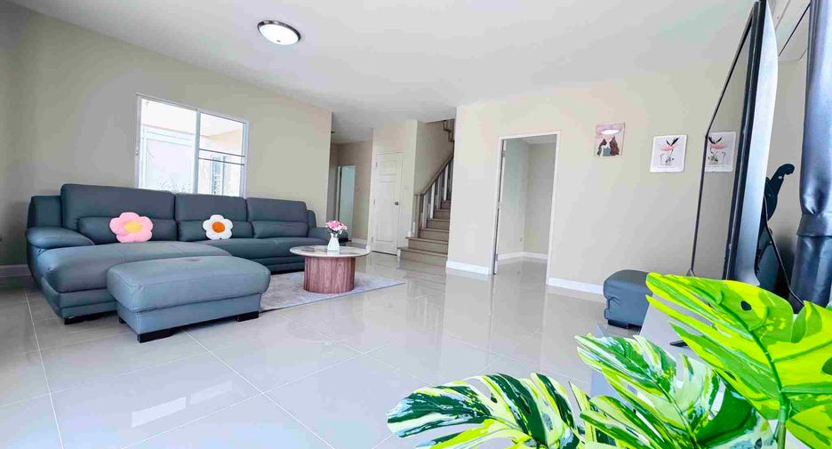 For rent 4 bedrooms house in Saraphi, Chiang Mai
