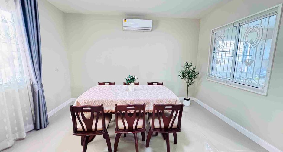 For rent 4 bedrooms house in Saraphi, Chiang Mai