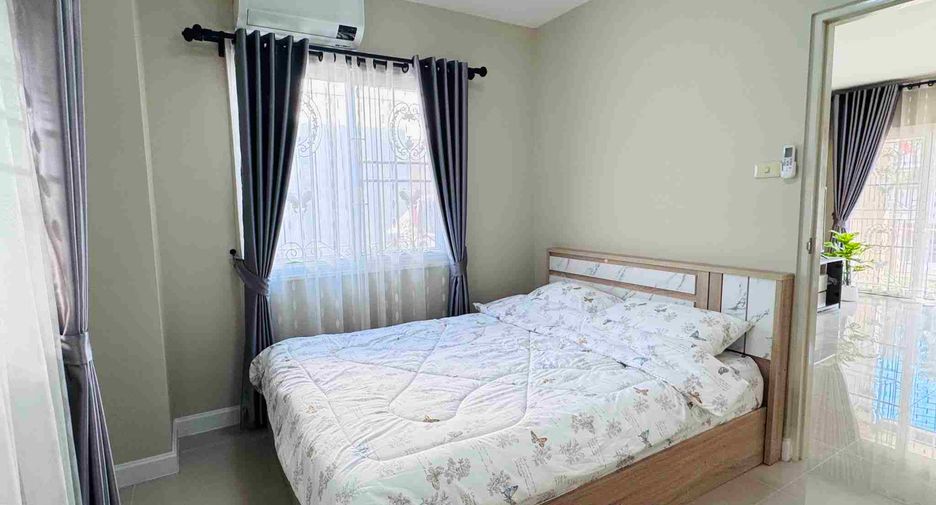For rent 4 bedrooms house in Saraphi, Chiang Mai