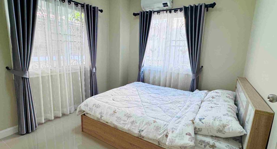 For rent 4 bedrooms house in Saraphi, Chiang Mai