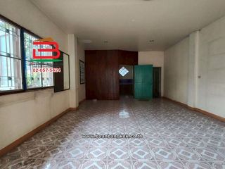 For rent and for sale 4 bedrooms house in Lam Luk Ka, Pathum Thani