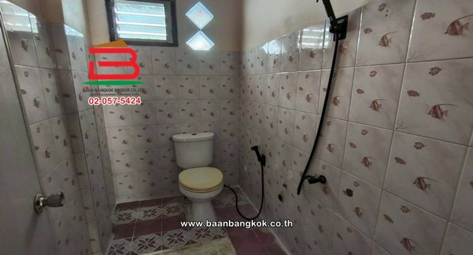 For rent and for sale 4 bedrooms house in Lam Luk Ka, Pathum Thani