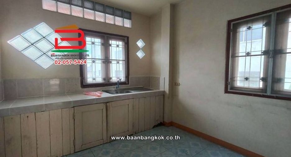 For rent and for sale 4 bedrooms house in Lam Luk Ka, Pathum Thani