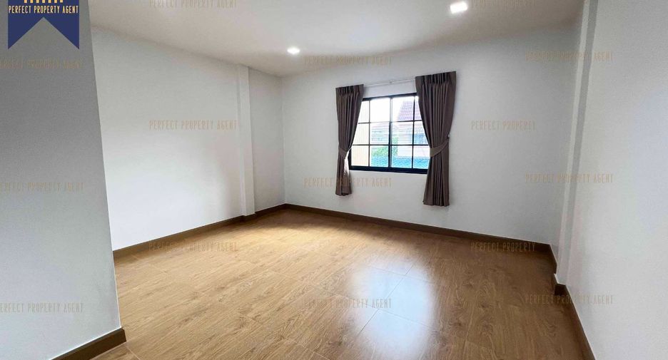 For sale 2 bedrooms townhouse in Min Buri, Bangkok