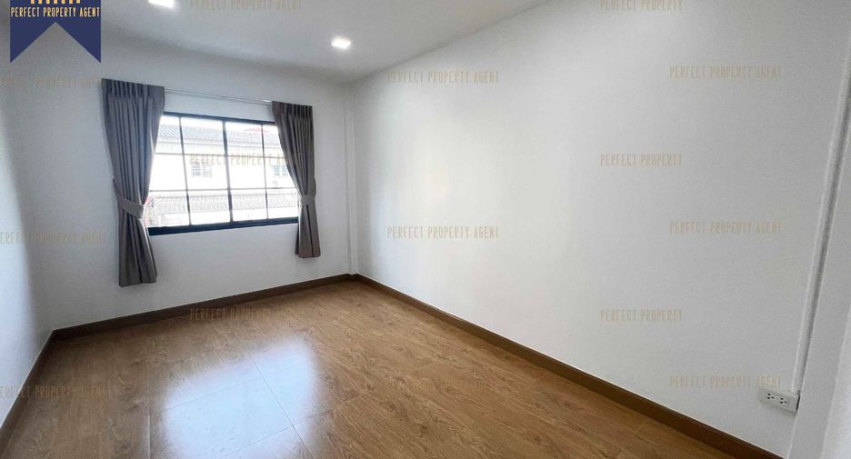 For sale 2 bedrooms townhouse in Min Buri, Bangkok