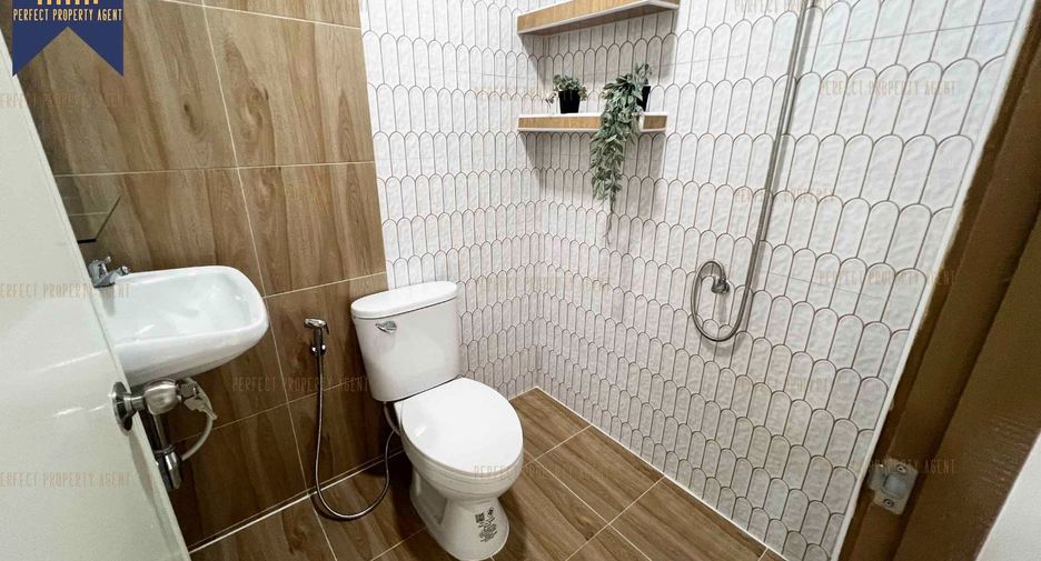 For sale 2 bedrooms townhouse in Min Buri, Bangkok