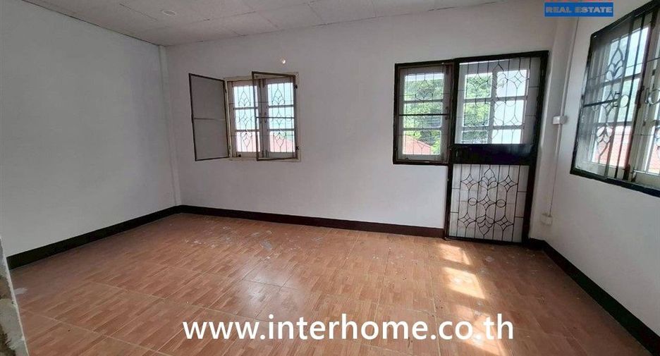 Haus zum Kauf mit 3 Zimmer in Lam Luk Ka, Pathum Thani