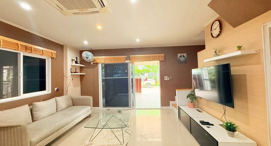 À louer 3 chambres maison à Bang Lamung, Chonburi