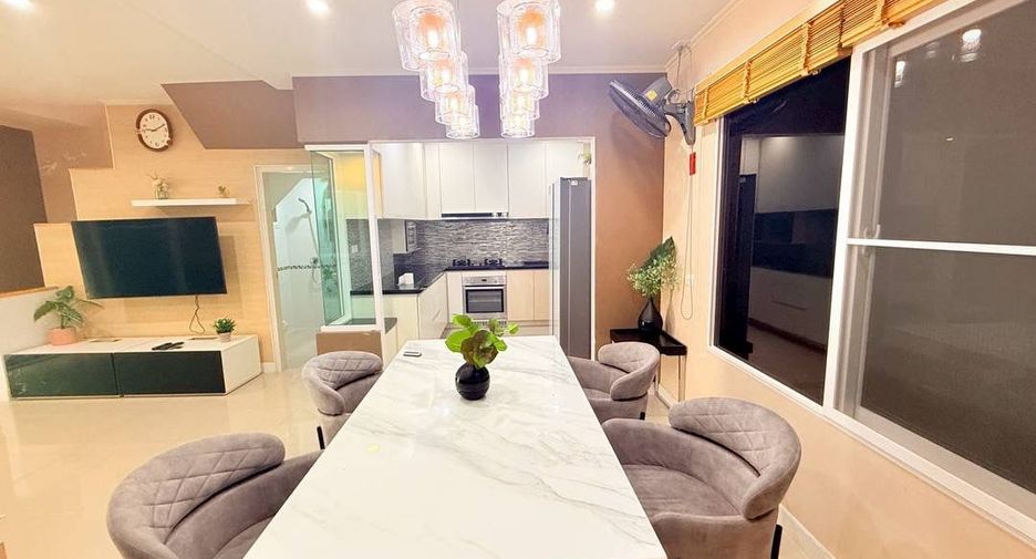 À louer 3 chambres maison à Bang Lamung, Chonburi