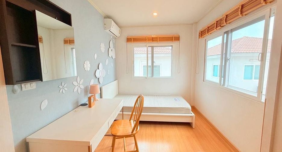 À louer 3 chambres maison à Bang Lamung, Chonburi