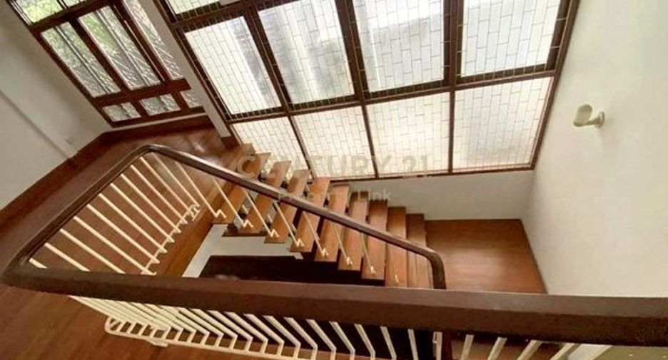 For rent 3 bedrooms house in Phaya Thai, Bangkok