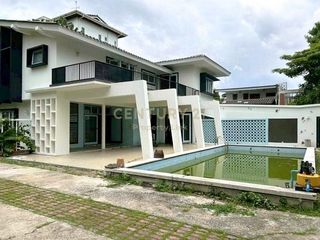 For rent 3 bedrooms house in Phaya Thai, Bangkok