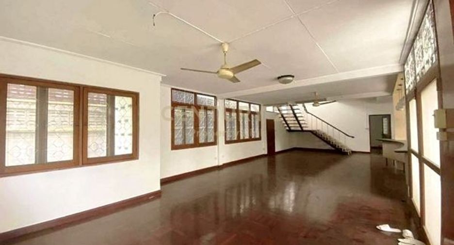 For rent 3 bedrooms house in Phaya Thai, Bangkok