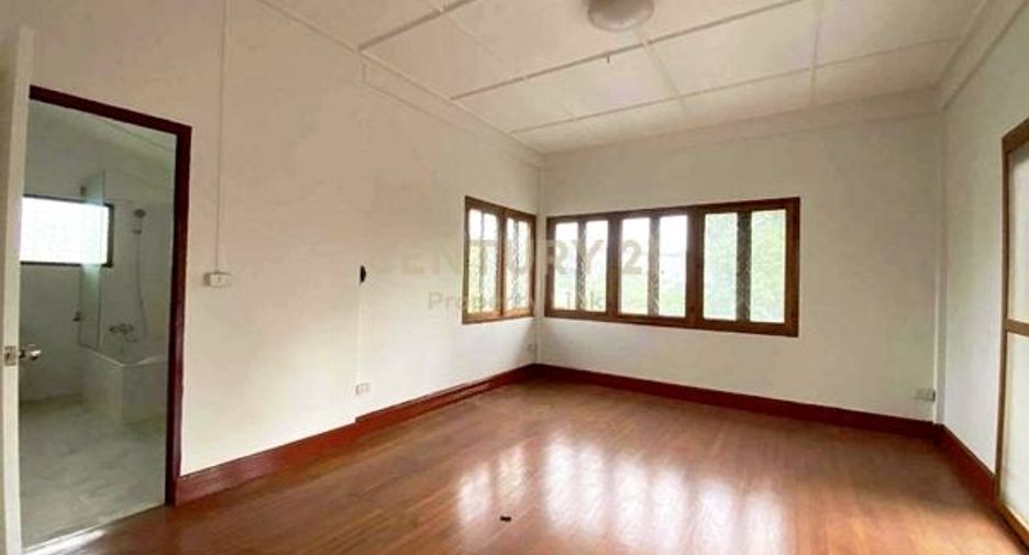For rent 3 bedrooms house in Phaya Thai, Bangkok