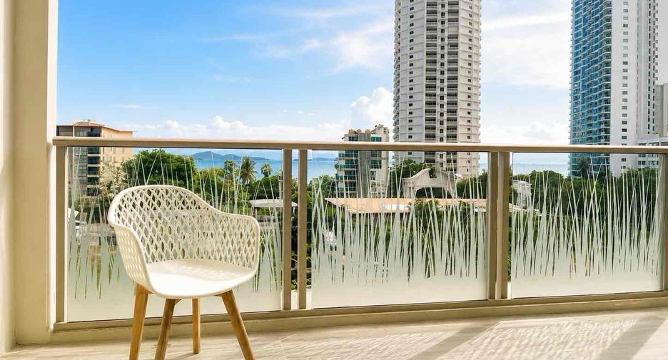 Condo en alquiler de 2 habitaciones en Bang Lamung, Chonburi