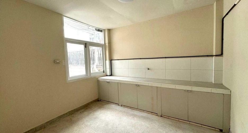For rent office in Khlong Toei, Bangkok