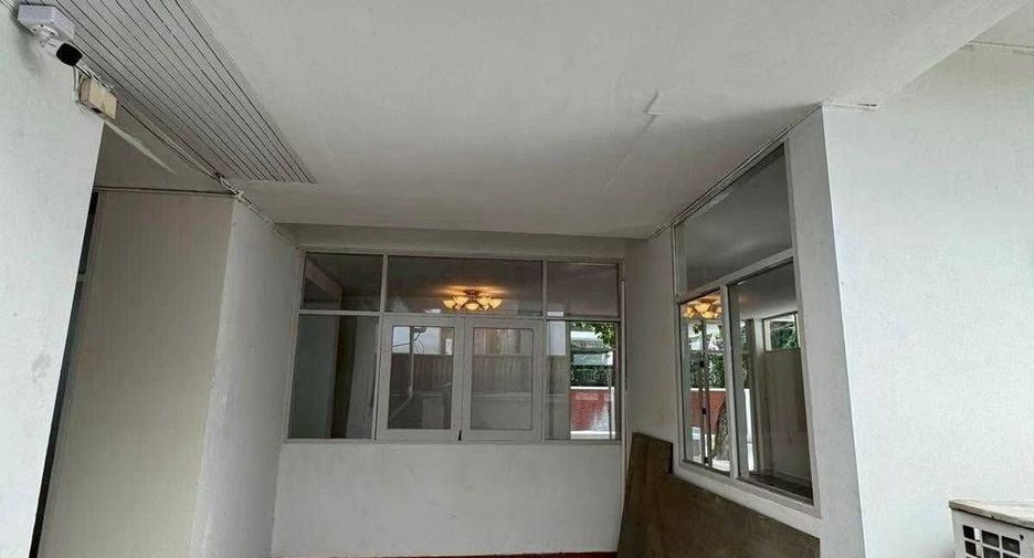 For rent office in Khlong Toei, Bangkok