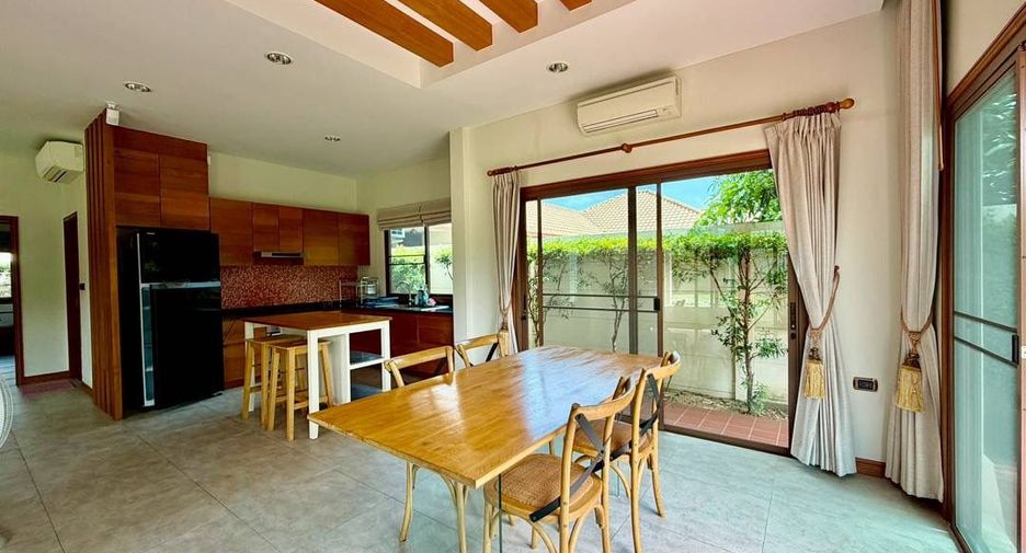 Villa en alquiler de 3 habitaciones en Bang Lamung, Chonburi