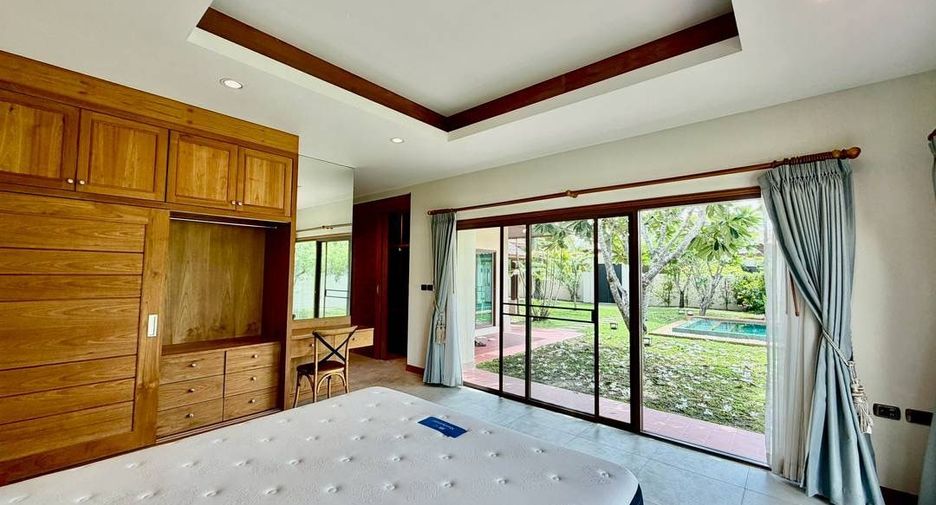 Villa en alquiler de 3 habitaciones en Bang Lamung, Chonburi