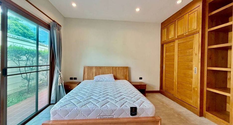 Villa en alquiler de 3 habitaciones en Bang Lamung, Chonburi