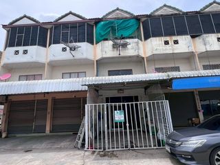 For sale 2 bedrooms retail Space in Don Tum, Nakhon Pathom