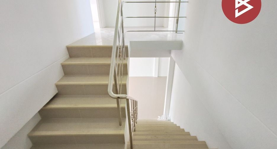 Casa en venta de 4 habitaciones en Mueang Samut Prakan, Samut Prakan