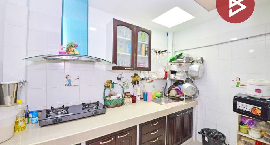 For sale 3 bedrooms townhouse in Mueang Samut Prakan, Samut Prakan