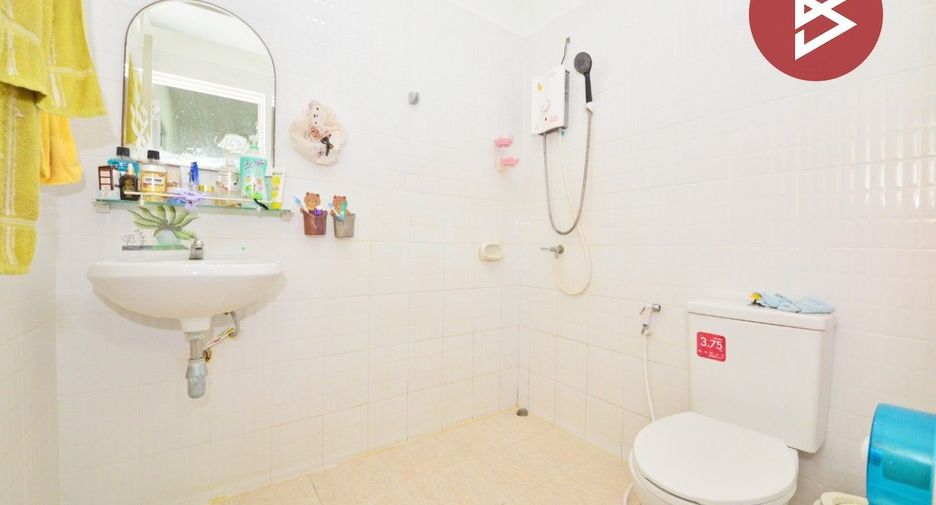 For sale 3 bedrooms townhouse in Mueang Samut Prakan, Samut Prakan