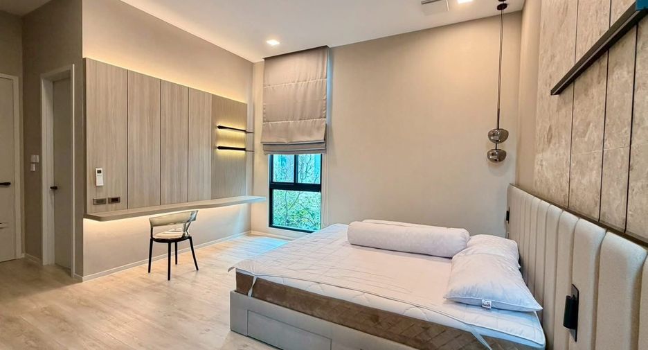 Casa en alquiler de 4 habitaciones en Saphan Sung, Bangkok