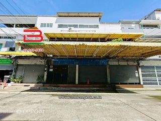 Gewerbefläche zum Kauf mit 4 Zimmer in Wang Thonglang, Bangkok