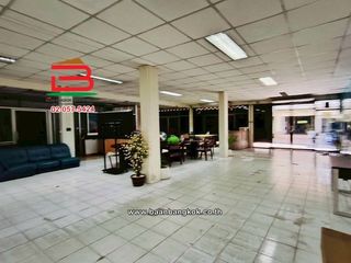 Gewerbefläche zum Kauf mit 4 Zimmer in Wang Thonglang, Bangkok