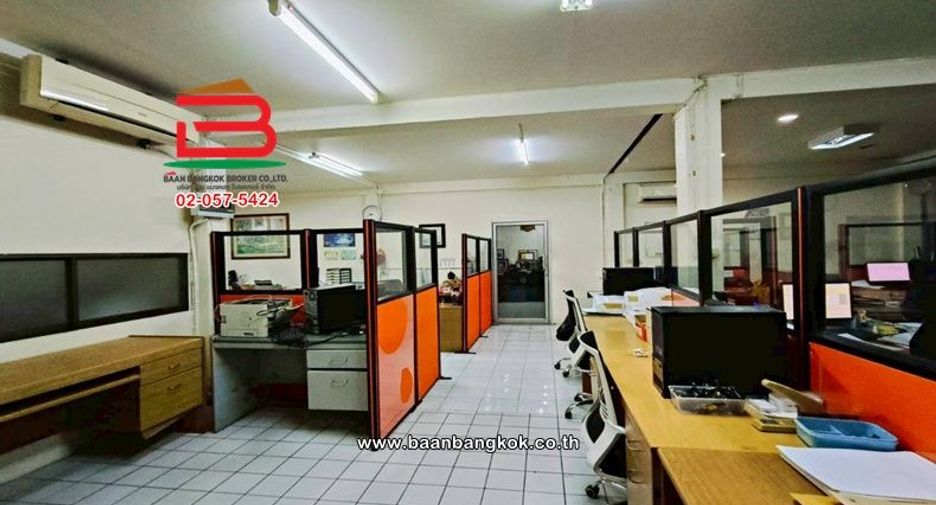 Gewerbefläche zum Kauf mit 4 Zimmer in Wang Thonglang, Bangkok