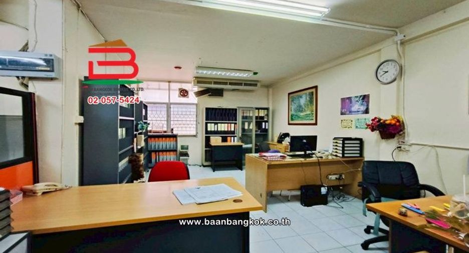 Gewerbefläche zum Kauf mit 4 Zimmer in Wang Thonglang, Bangkok
