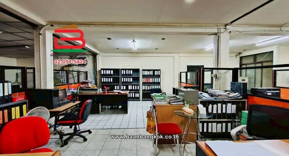 Gewerbefläche zum Kauf mit 4 Zimmer in Wang Thonglang, Bangkok