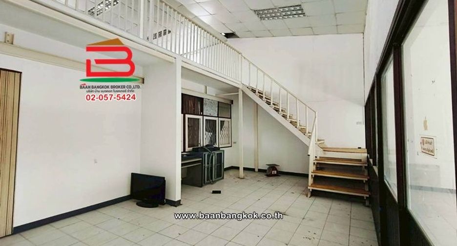 Gewerbefläche zum Kauf mit 4 Zimmer in Wang Thonglang, Bangkok