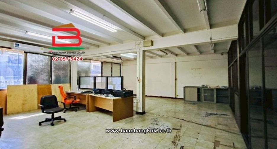 Gewerbefläche zum Kauf mit 4 Zimmer in Wang Thonglang, Bangkok
